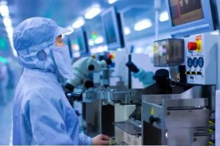 扇出型晶圆级封装 技术chip-first和chip-last工艺